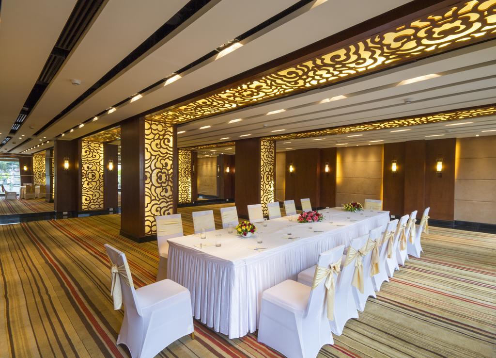 Dolphin Hotel Visakhapatnam Ngoại thất bức ảnh